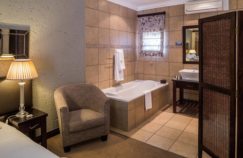 Brandwag Hotel | Villa Bali Luxury Guest House