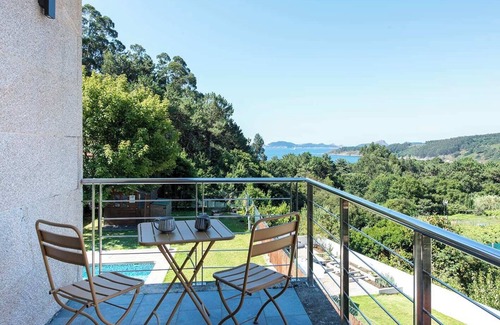 Donon House | Villa Barra (237), with sea views near the beach