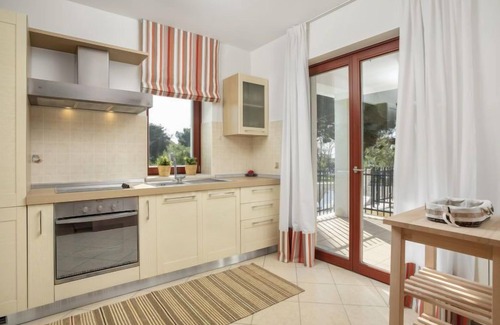 Basanija House | Villa Beach Front by Interhome