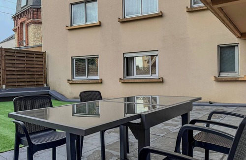 Chartres Apartment | Villa Bel Air - apartment with garden