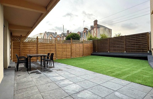 Chartres Apartment | Villa Bel Air - apartment with garden