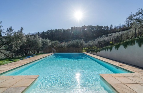 Cantagrillo Villa | Villa Bellostare – Deluxe holiday villa with private pool in Tuscany