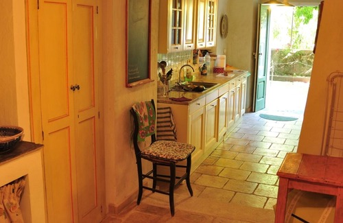 Lauro Villa | Villa below a Medieval Castle