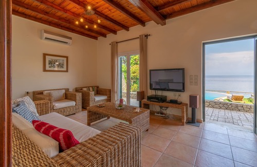 Benitses Villa | Villa Benele on the beach, Greece on Corfu