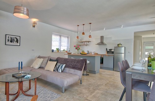 Bratulici Villa | Villa Blaise with Pool, 4 Bedrooms with 4 Private Bathrooms, Hot Tub