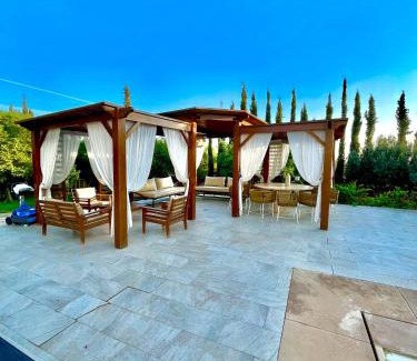 Drargua Villa | Villa blanche piscine chauffée