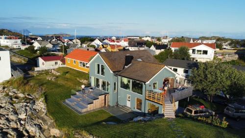 Henningsvaer Villa | Villa Bluebird-Exclusive 5 bedroom 3 bathroom