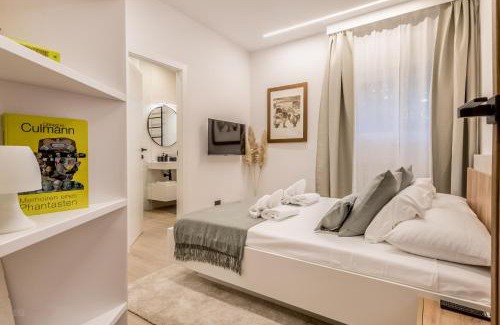 Quartiere Coppede Apartment | Villa Borghese - Futuristic Suite