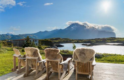 Bostad House | Villa Borgvåg - A unique Seafront Villa in the heart of Lofoten