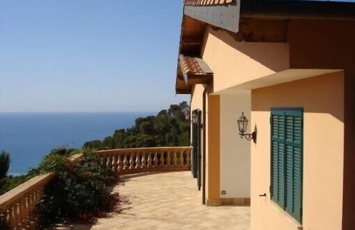 Latte Villa | Villa by the sea near Monaco