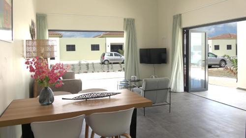 Marie Pampoen Villa | Villa Cabana Mambo Beach