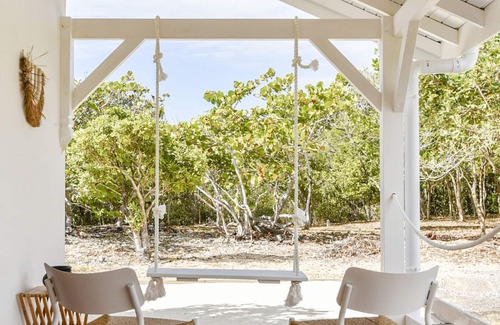 Saint-Louis Villa | Villa Calypso a charming retreat with a saltwater pool and sea views