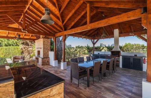 Mosqueira Villa | Villa Cambria by OCvillas