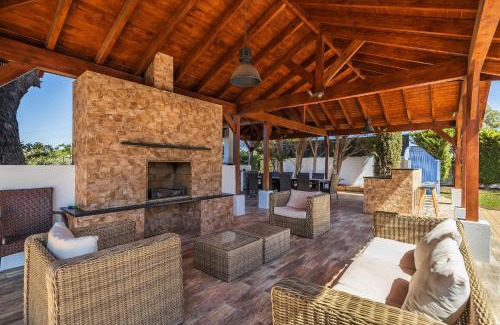 Mosqueira Villa | Villa Cambria by OCvillas