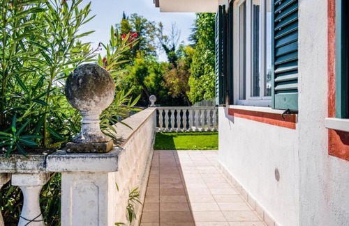 Cavalcaselle House | Villa Carini with 3000 sqm garden & heated pool