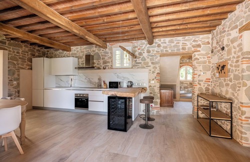 Pescia Villa | Villa 'Carlotta' with Mountain View, Private Pool and Wi-Fi