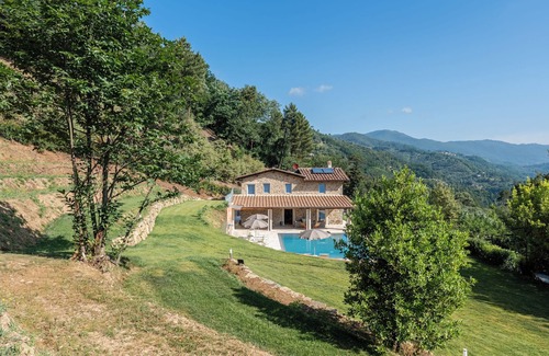 Pescia Villa | Villa 'Carlotta' with Mountain View, Private Pool and Wi-Fi