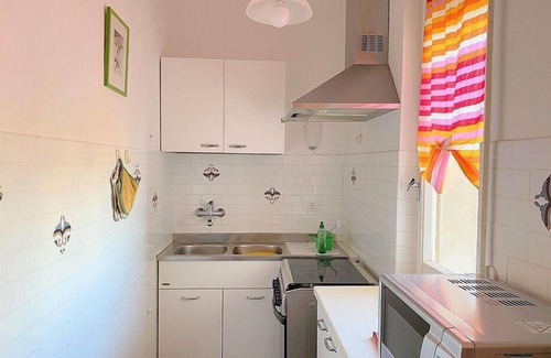 Pietra Ligure House | Villa Carol: A graceful apartment that is part of a villa in a quiet position, located on a hillside above the sea, with Free WI-FI.