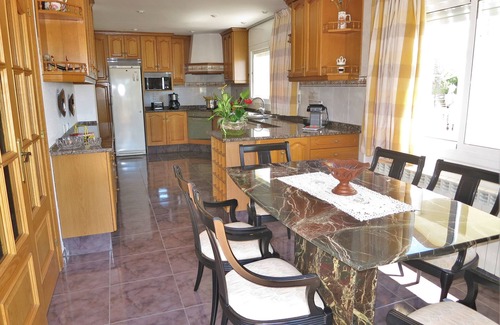 Mataro House | Villa Carolina, pool, BBQ, sea view, parking, WiFi, party room, pool table