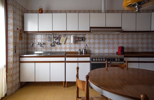Acquaviva Villa | Villa 'Casa Catrosse' with Private Terrace, Shared Garden and Wi-Fi