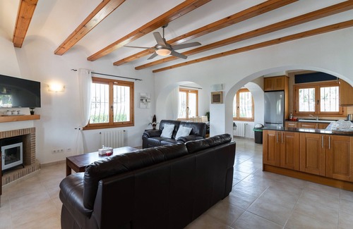 Media Luna Villa | Villa 'Casa De La Risa' with Private Pool, Wi-Fi and Air Conditioning