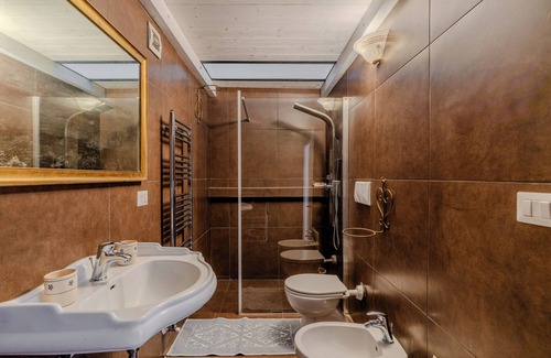 Vitigliano Villa | Villa 'Casa Del Tabacco' with Private Pool, Wi-Fi and Air Conditioning