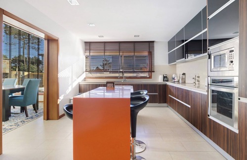 Esposende Villa | Villa 'Casa Dos Pinheiros' with Private Pool, Wi-Fi and Air Conditioning