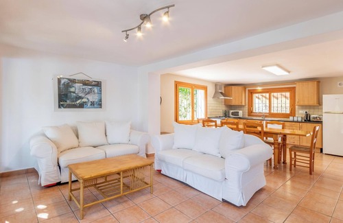 Moravit Villa | Villa "Casa Emilia" with Pool, Garden and Wi-Fi