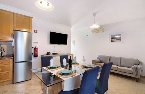 Olhao Villa | Villa 'Casa Mar-a-vila' with Private Terrace, Wi-Fi and Air Conditioning