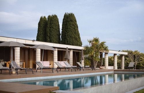 Cavaion Veronese Villa | Villa Cavaion - sophisticated villa with infinity pool, park & 180° lake view