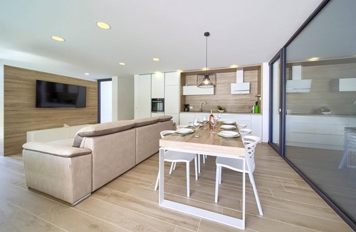 Krk Apartment | Villa Celeia - Luxurious first floor apartment with heated pool in city centre of Krk