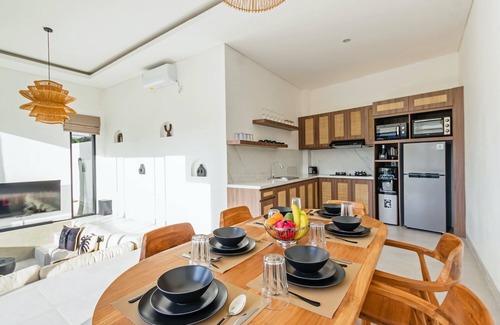 Padonan Villa | Villa Celestial Brand New Enchanting 2 BR with Aircon Living Canggu