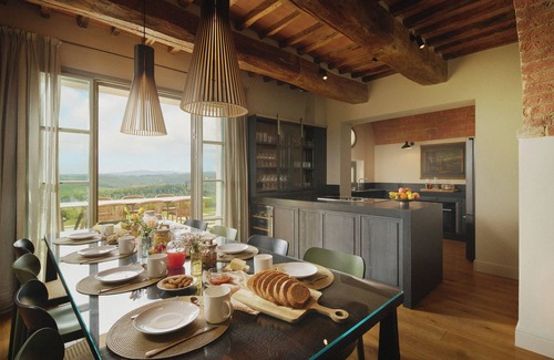 San Gimignano Villa | Villa Centia, in the heart of Tuscany with stunning views over SanGimignano