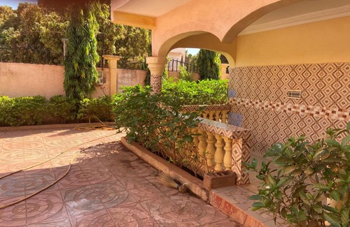 Bamako House | Villa Chambre C climatisée douche Cuisine salon