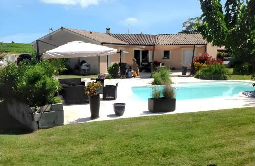 Saint-Martin-Lacaussade Villa | Villa charmante avec piscine privée à Saint-Martin-Lacaussade