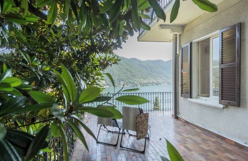 Moltrasio Villa | Villa Chiara Moltrasio With Private Garden by Rent all Como