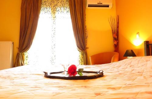 Kymi-Aliveri Apartment | Villa Christine - Maisonettes with fireplace