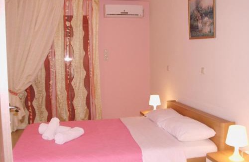 Kymi-Aliveri Apartment | Villa Christine - Maisonettes with fireplace