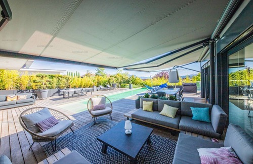 Annecy-le-Vieux House | Villa Cigogne Annecy le Vieux swimming pool