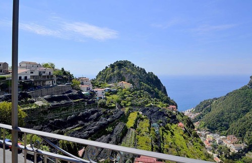 Pontone House | Villa Clarice B, fully refundable with voucher*: A bright and sunny studio apartment in a quiet position, located on a hillside above the sea, with Free WI-FI.