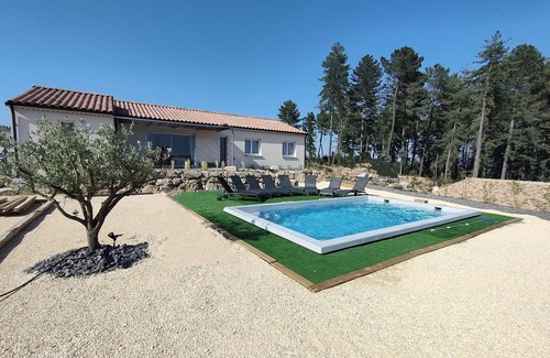 Joyeuse Villa | Villa Climatisée, Piscine Privée Chauffée