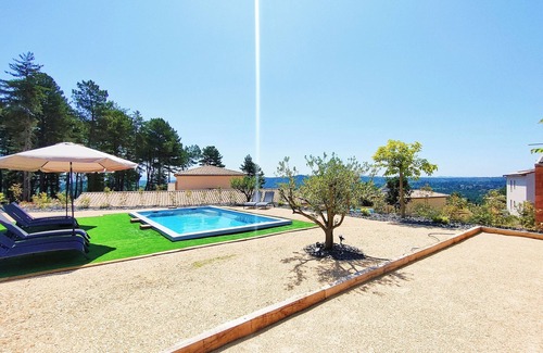 Joyeuse Villa | Villa Climatisée, Piscine Privée Chauffée