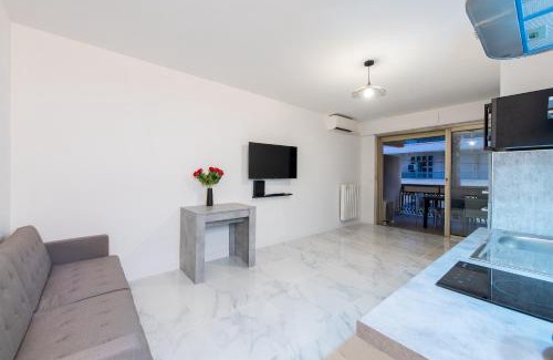 Juan-les-Pins Apartment | VILLA CLIPPER