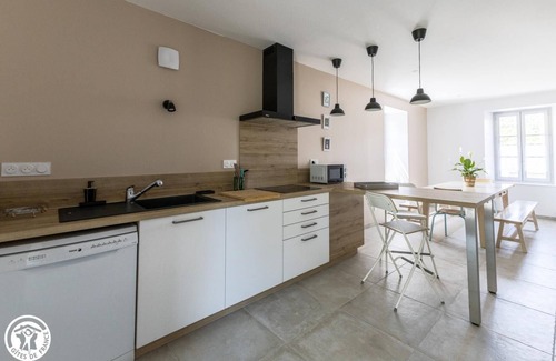 Saint-Julien-de-Coppel House | Villa Coppel in Auvergne Tuscany