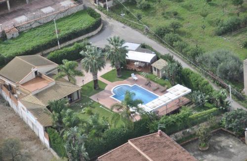 Torre Colonna-sperone Villa | Villa Cocus