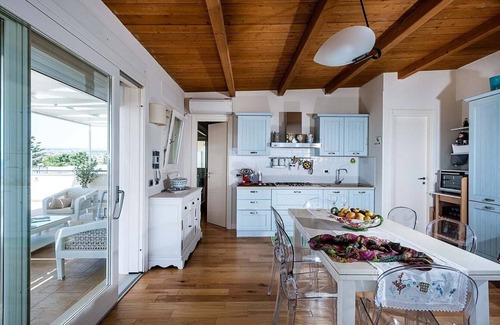 Donnalucata Apartment | Villa Colombo - Beachfront villa near Scicli