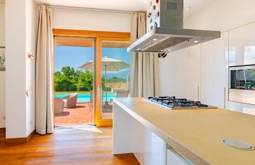 Montecarlo Villa | Villa con Piscina immersa nel Verde - Montecarlo - Horizonte Selections