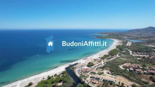 San Lorenzo Villa | Villa con piscina Vista mare 12 posti letto by budoni affitti