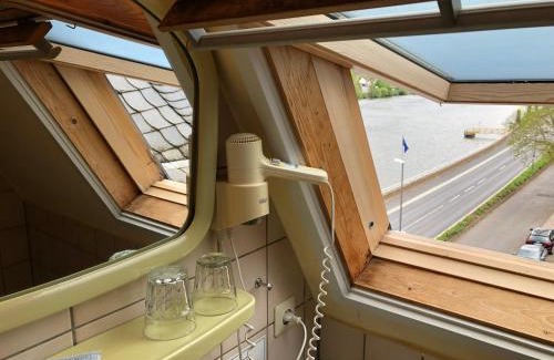 Karden Bed & Breakfast | Villa Cornely