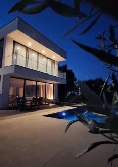 Rade Villa | Villa Cubi